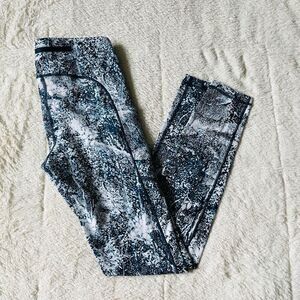 Lululemon Speed Up Tight *Full-On Luxtreme 28” Athletic Leggings